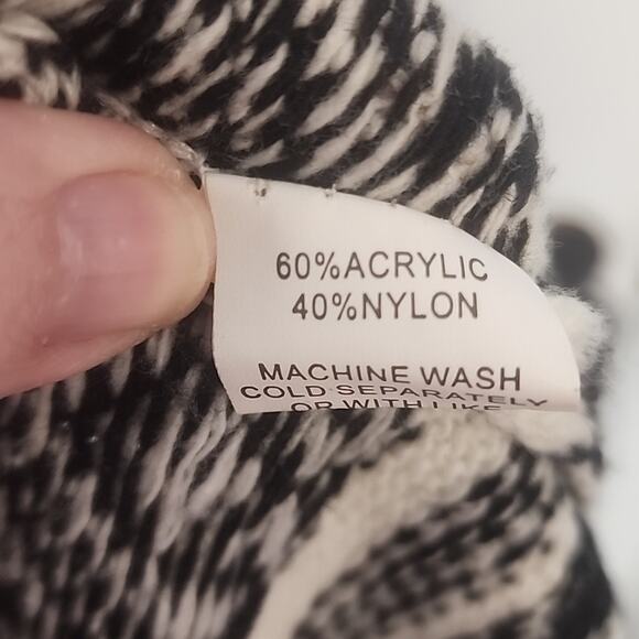 Jon & Anna Poncho, One Size - Picture 6 of 6